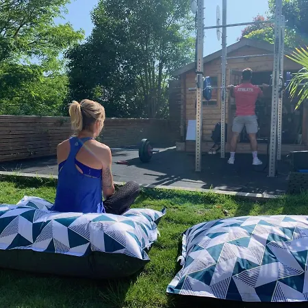 Pensjonat La Wodapalousa, Surf & Crossfit Guesthouse, 800m From