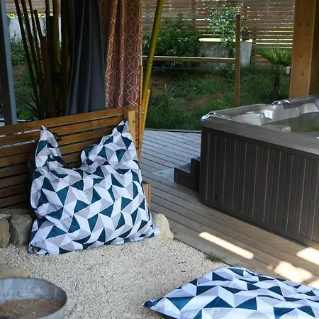 La Wodapalousa, Surf & Crossfit Guesthouse, 800m From