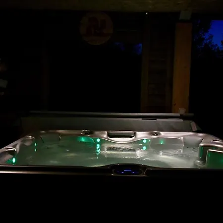 La Wodapalousa, Surf & Crossfit Guesthouse, 800m From Pensjonat 3*