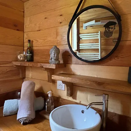 La Wodapalousa, Surf & Crossfit Guesthouse, 800m From