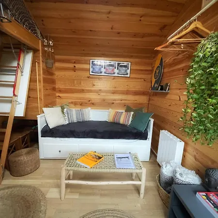 La Wodapalousa, Surf & Crossfit Guesthouse, 800m From Penzion 3*