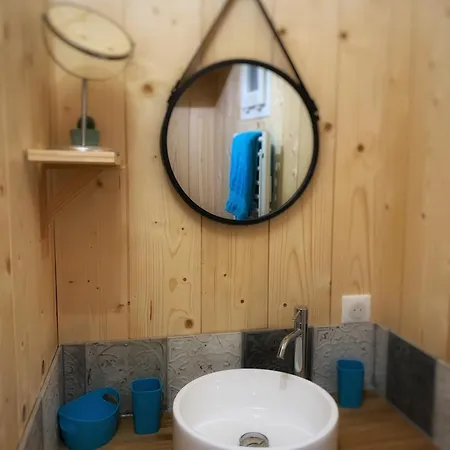 La Wodapalousa, Surf & Crossfit Guesthouse, 800m From Penzion 3*
