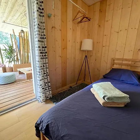 Gæstehus La Wodapalousa, Surf & Crossfit Guesthouse, 800m From *