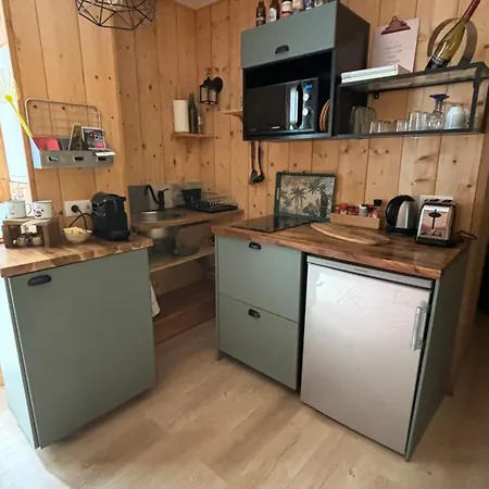 La Wodapalousa, Surf & Crossfit Guesthouse, 800m From Gæstehus *